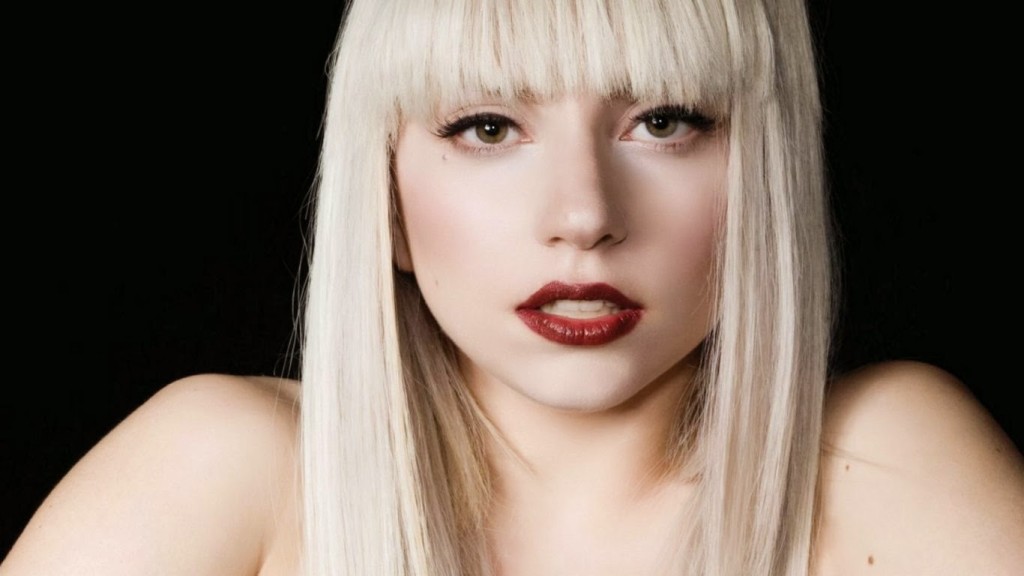 Lady-Gaga-beautiful-lips